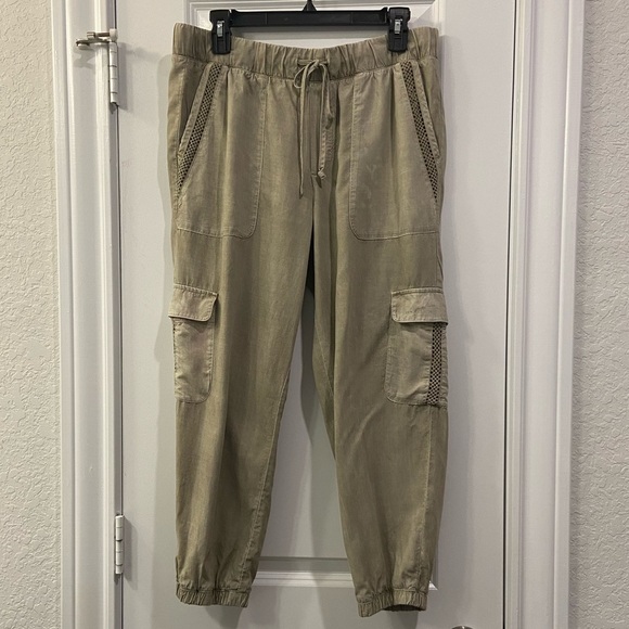 Anthropologie - Cloth & Stone - Vintage Olive Cropped Joggers - Picture 3 of 9
